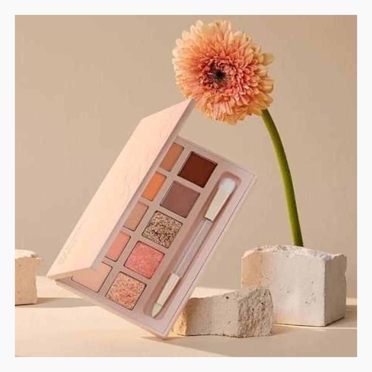 FMGT EYE MOMENT PALETTE 03 BEGINNING