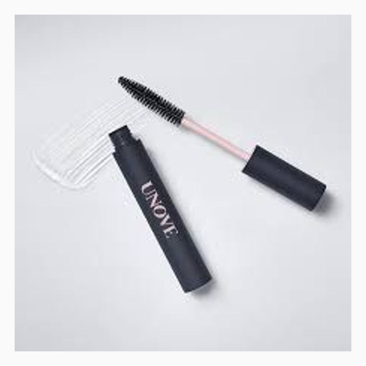 UNOVE Frizz-Calming Sleek Hair Finishing Stick